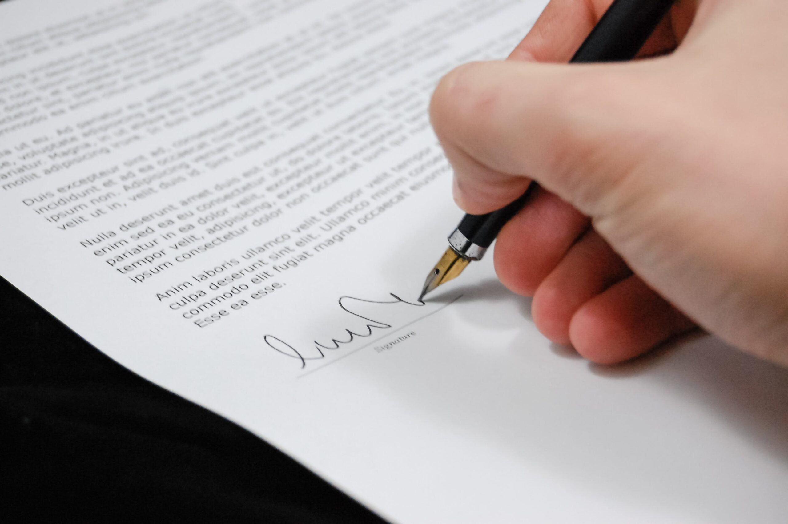 Contrato Menor